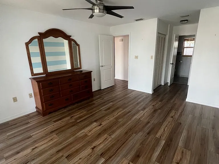 1433 Mediterranean Dr #E — Photo 19