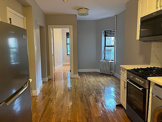 2nd image of 291 Pleasant Ave #5