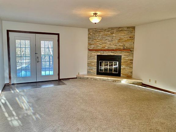 5th image of 203 Elizabeth Ln