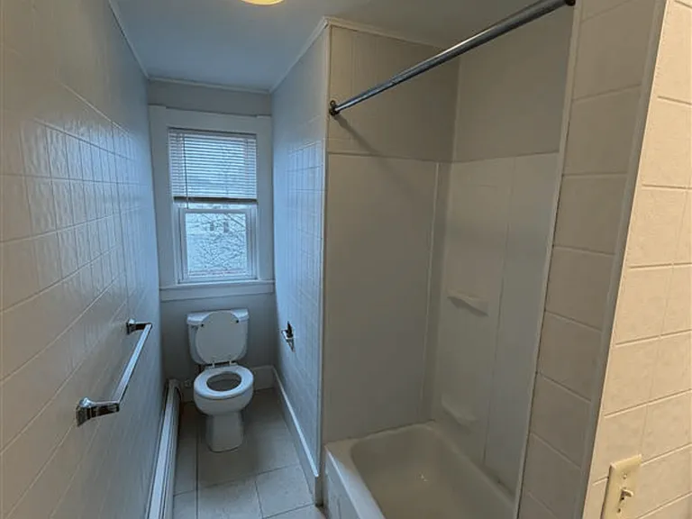 212 Waldo St — Photo 12