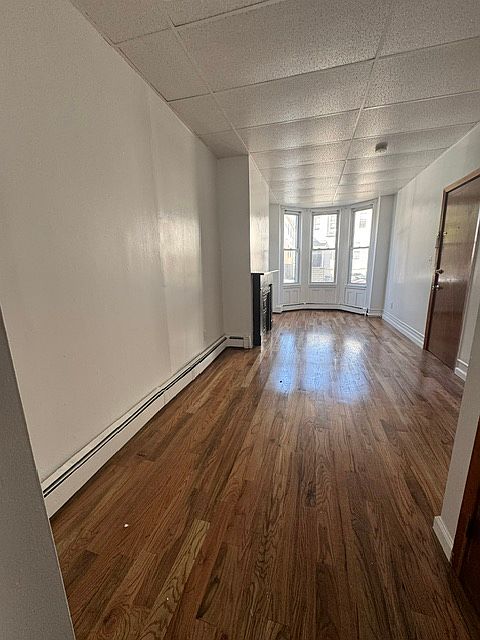 1st image of 271 Griffith St APT 1r