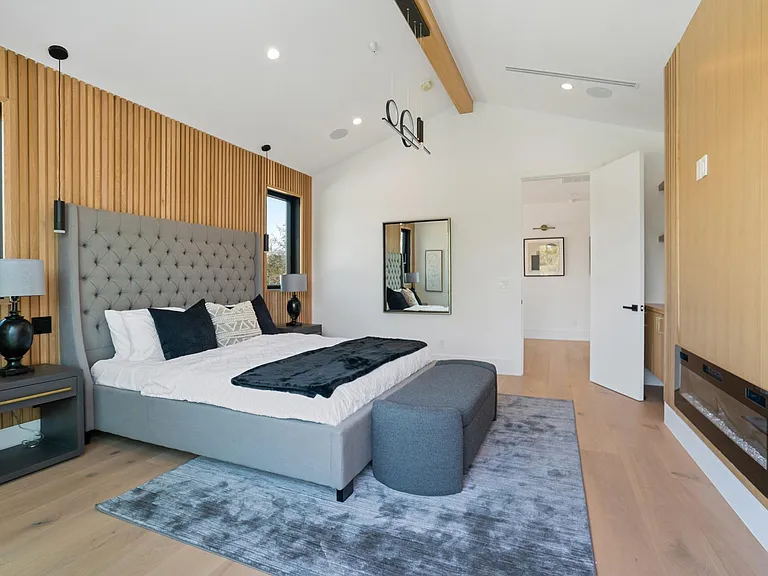4425 Morse Ave — Photo 36