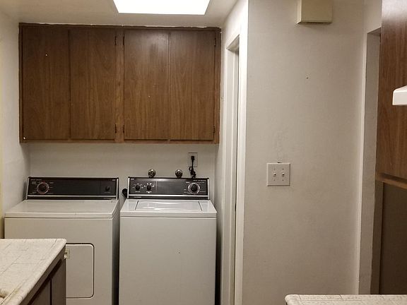 3rd image of 5820 Shadow Creek Dr APT 2