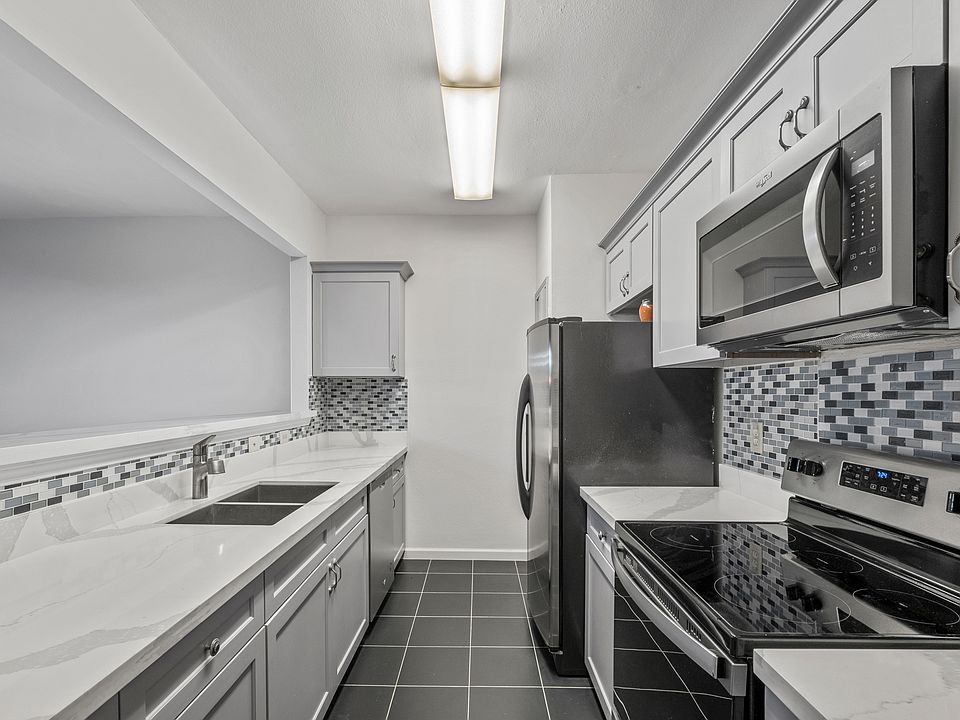1st image of 3124 Holly Hall St