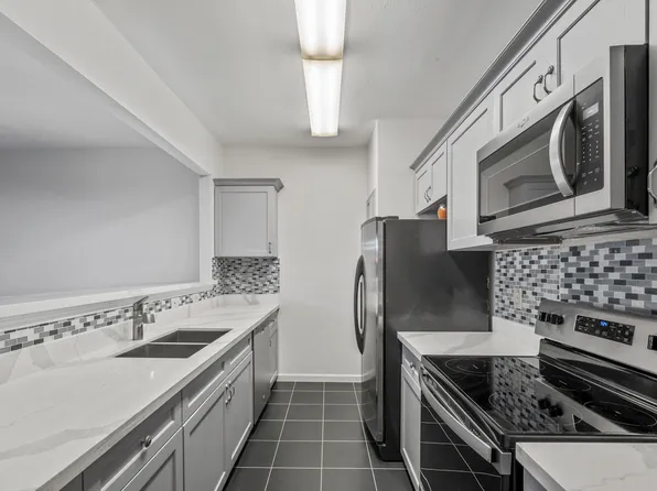 3124 Holly Hall St, Houston, TX 77054