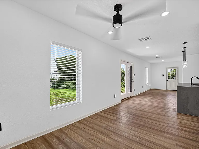 3701 Hutchins St — Photo 11