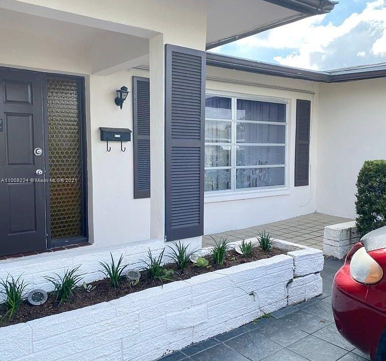 1st image of 5400 NW 51st Ave
