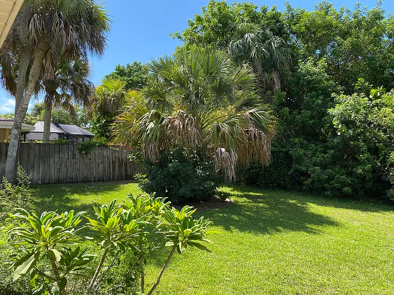 956 Tulip Ln — Photo 39
