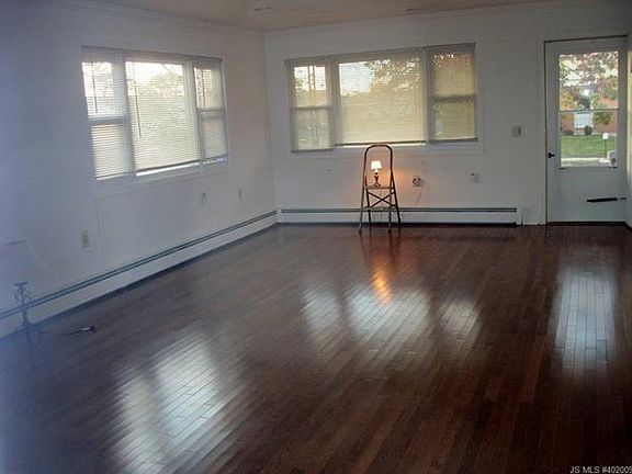 2nd image of 35 Exitir St