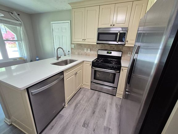 2nd image of 510 Country Glen Ct