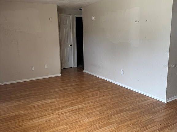 3rd image of 4640 TROPICAL LANE
