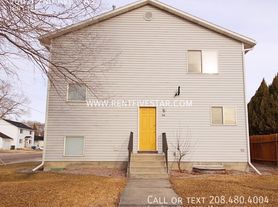 906 S 2nd Ave, Pocatello, ID