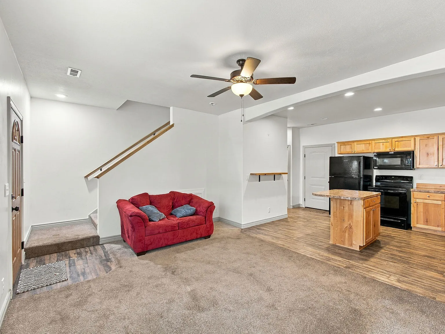 3 bed, 1380 sqft, $1,600 — Photo 4