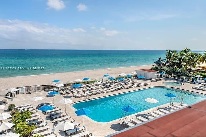 1st image of 19201 Collins Ave #528
