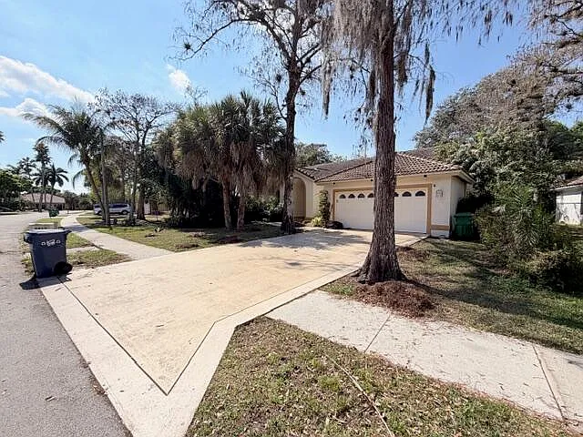 4853 NW 66th Ave — Photo 28