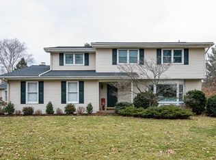 6013 Fairway Ln, Allentown, PA 18106