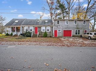 40 Golf St, Dartmouth, MA 02747