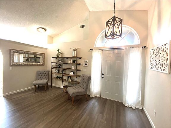 5th image of 455 Brightview Dr