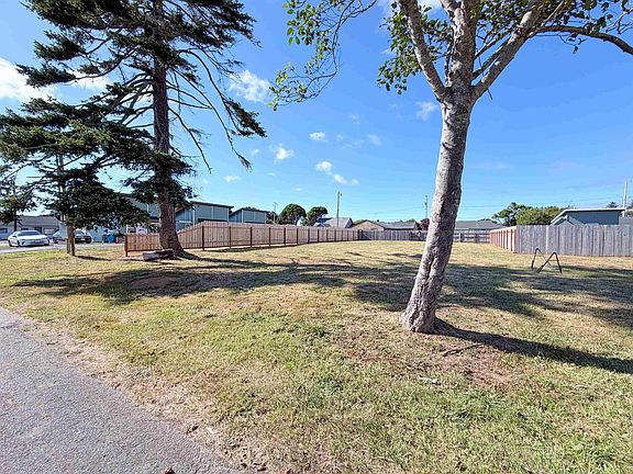 3rd image of 560 Childs Ave