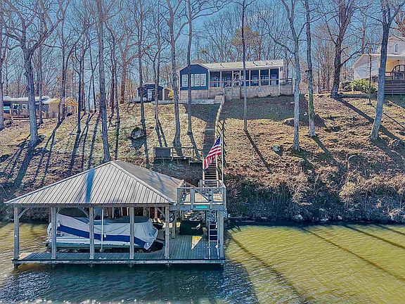 5th image of 246 N River Dr