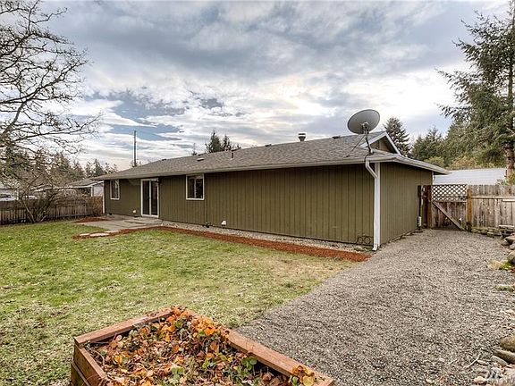 3rd image of 1538 Deerbrush Dr SE