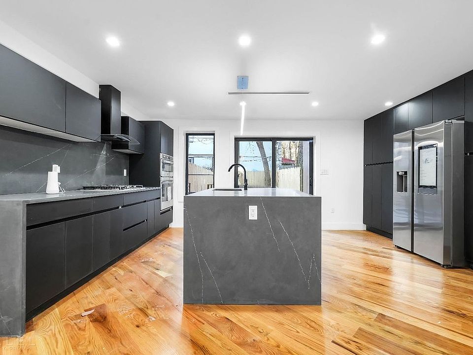 1st image of 257A Tompkins Ave #1A