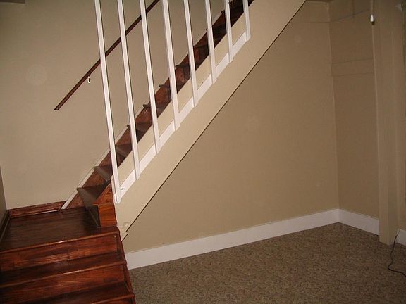 Downstairs LR Entry 3 - Stairs