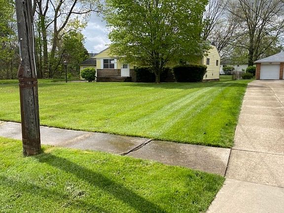 2nd image of 18025 Broxton Dr