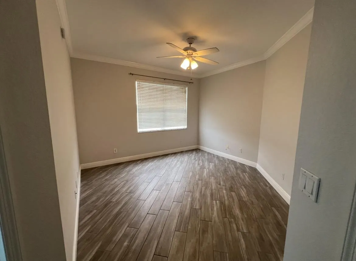 4240 Liron Ave — Photo 2