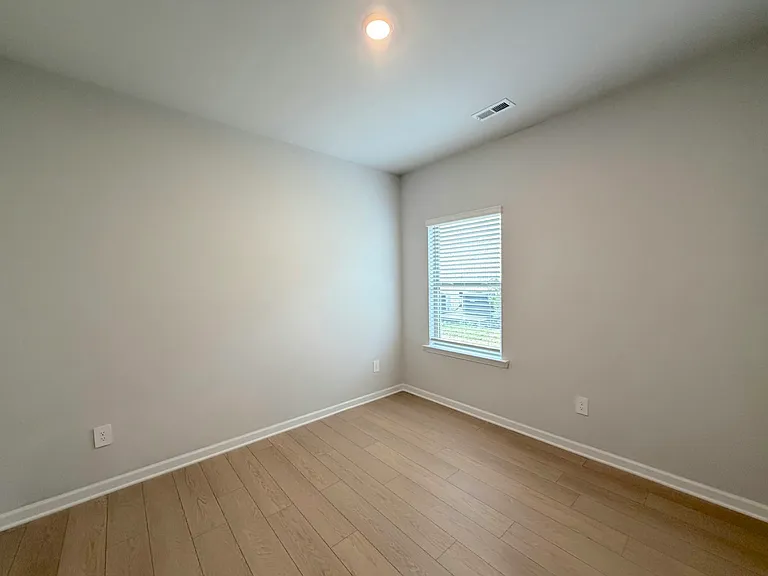 17969 Longleaf Dr — Photo 32