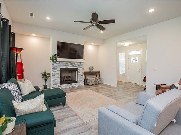 4th image of 104 Kindley Ct
