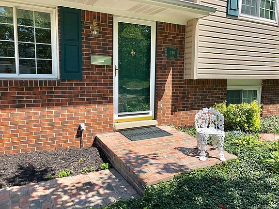 4th image of 290 Delaware Dr