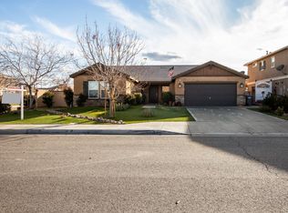 3136 Topaz Ln, Lancaster, CA 93535