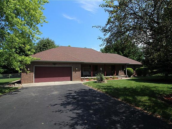 2nd image of 4910 W Southport Rd
