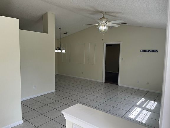 3rd image of 101 NW Carmelite Street
