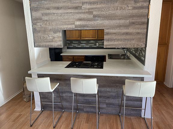 breakfast bar