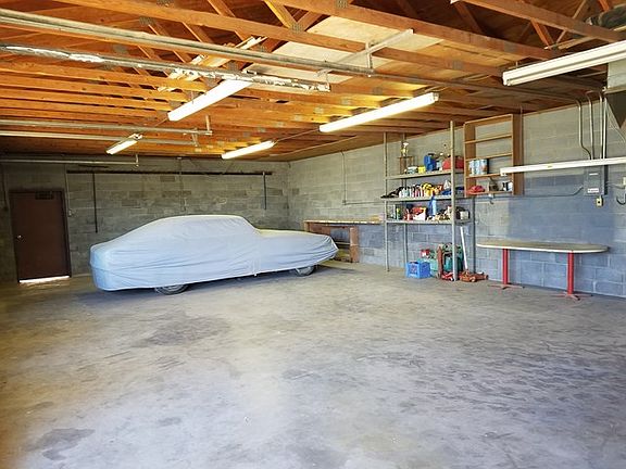 3rd image of 5305 N Everglade Ave
