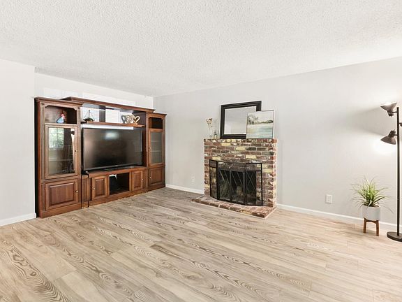 4th image of 8813 Mavis Ave