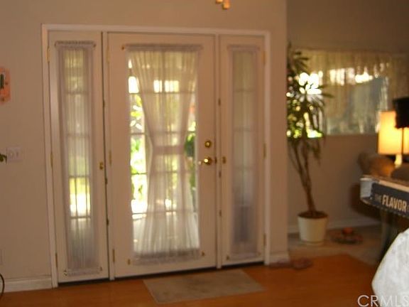 4th image of 8517 Sandalwood Ct