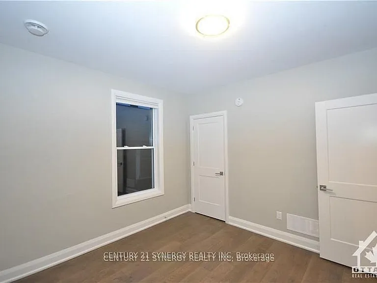 571 McLeod St #2 — Photo 10