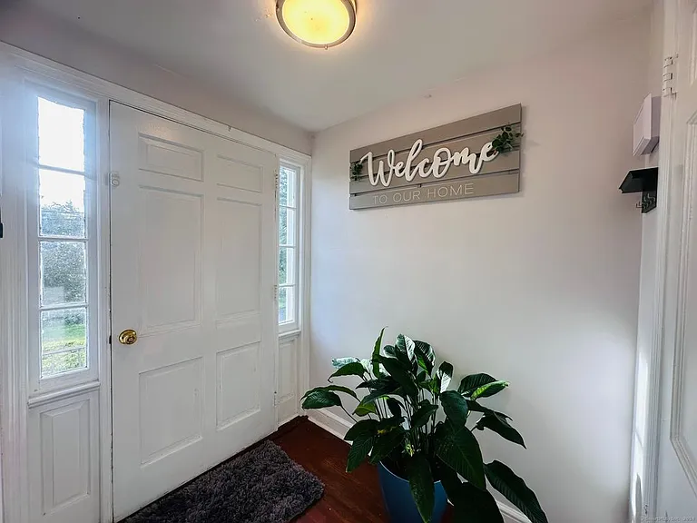37 Weed St — Photo 6