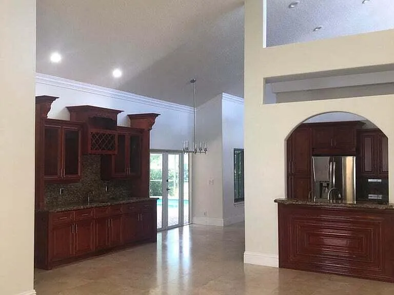 8649 NW 57th Ct — Photo 10