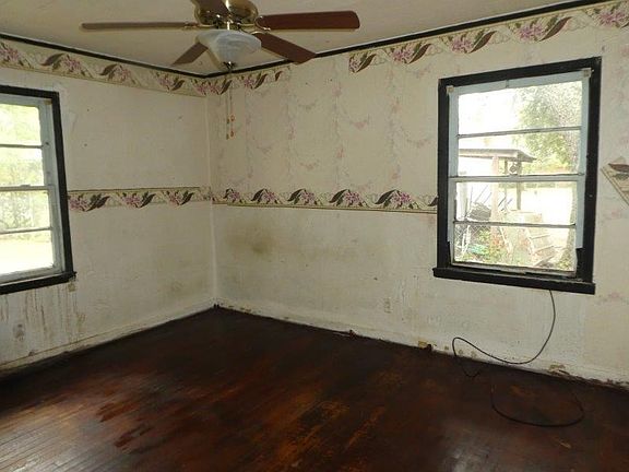 5th image of 304 College Park Dr