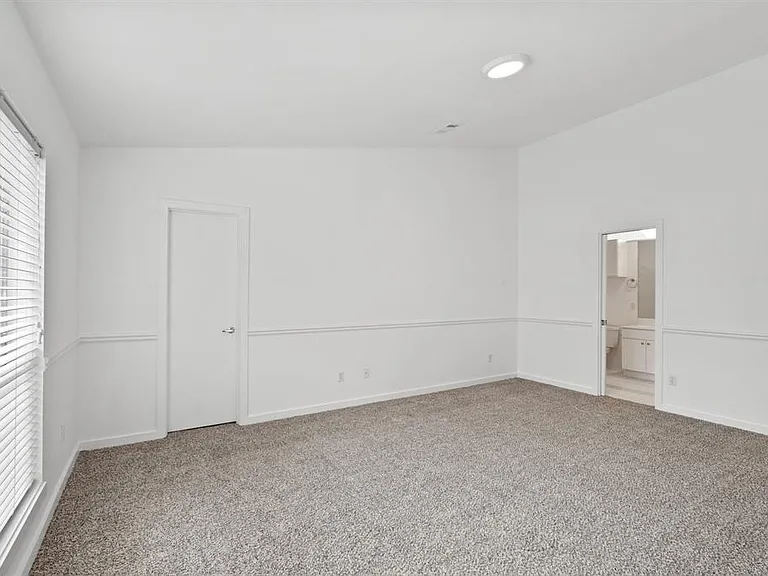 6125 Gehring St — Photo 5