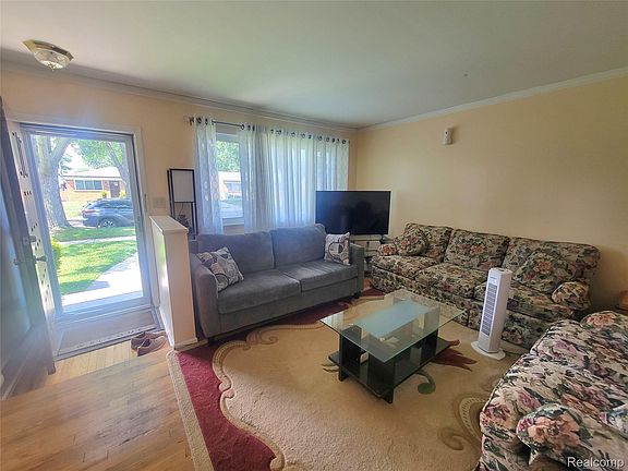 4th image of 11348 Jonas Ave