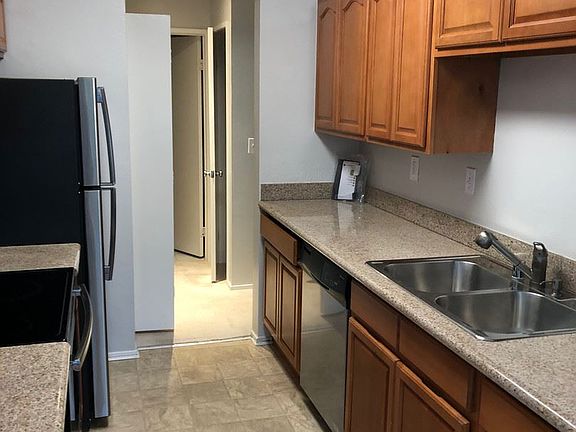 4th image of 98 Marina Lakes Dr