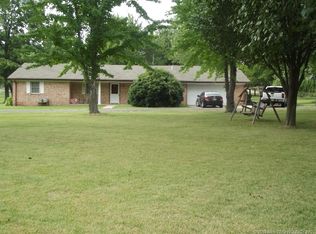 703 E 16th St, Chouteau, OK 74337