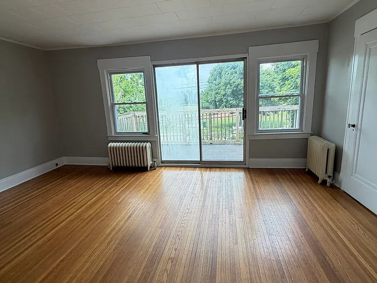29 Crowley Ave — Photo 9