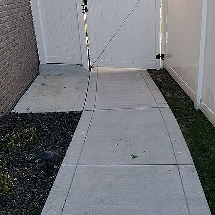 3rd image of 16438 Virginia St