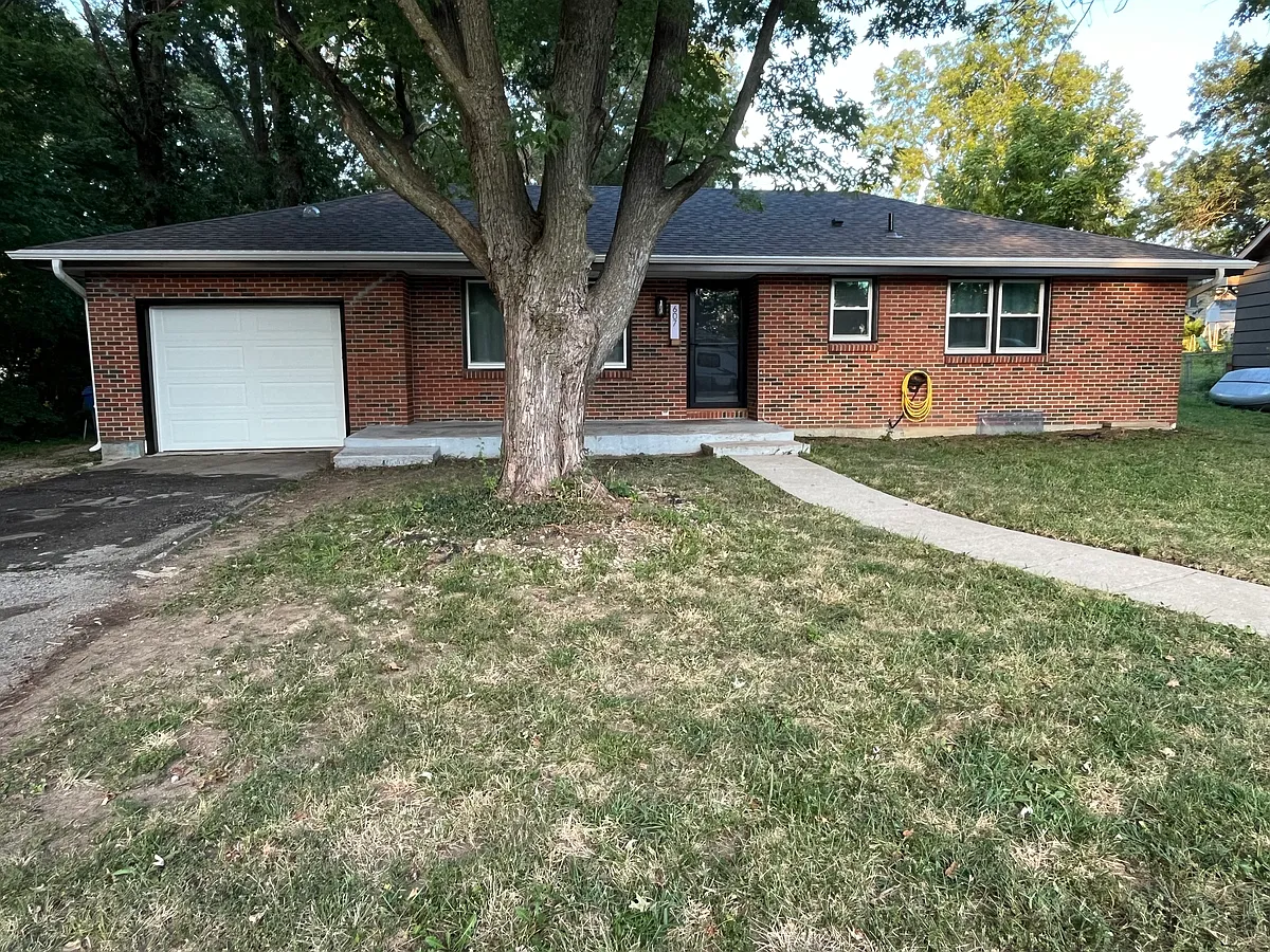 Primary Photo - 607 Hawthorne St